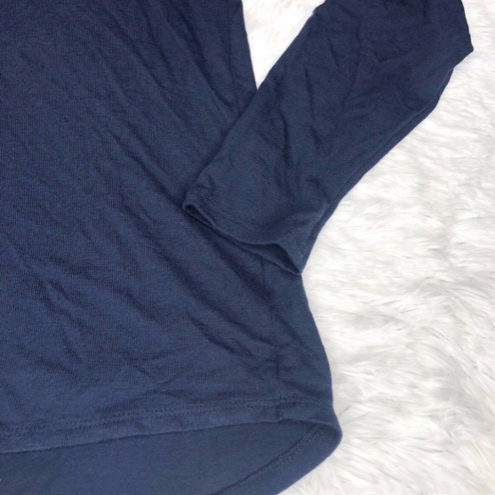 Gibson Ruffled Edge Raglan Pullover Blouse - Picture 8 of 8